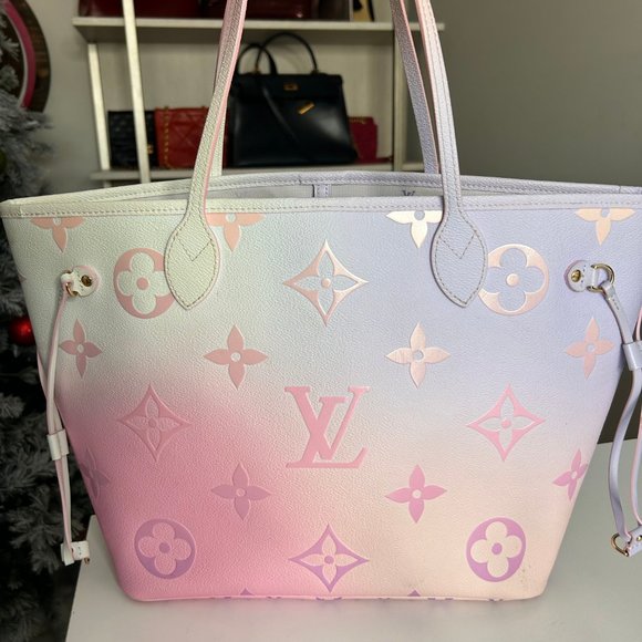 Louis Vuitton Handbags - Louis Vuitton Sunrise Pastel in the City Neverfull Ombré Bag